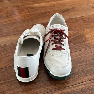 White Gucci Sneakers with logo strip back — leather and canvas